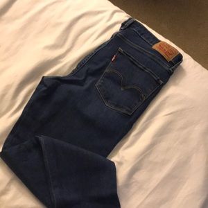 High wasted jeans